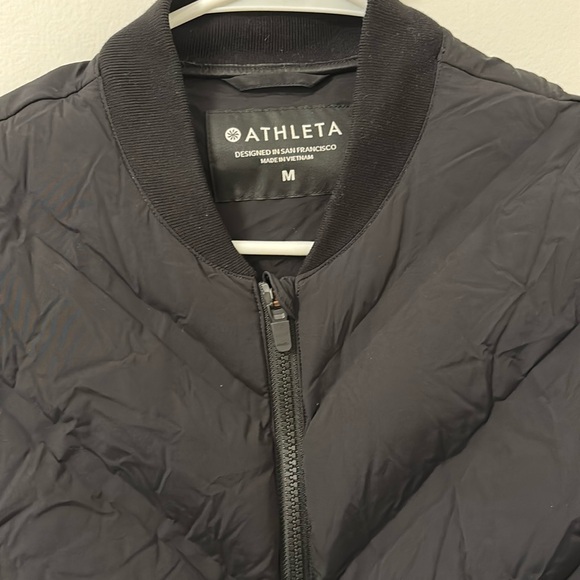 Size M puffer vest from Athleta - Picture 2 of 7